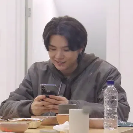 Foto terbaru SUGA (BTS)