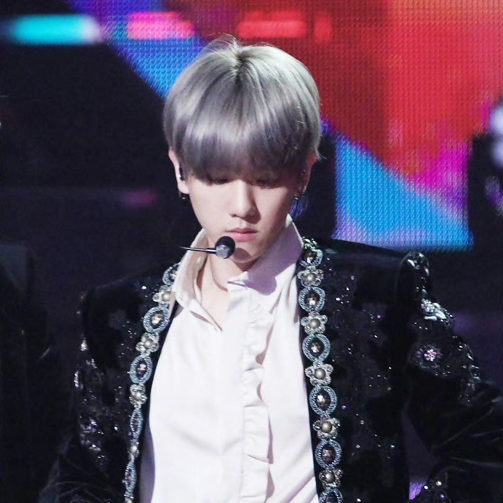 伯賢 (EXO)的最新照片