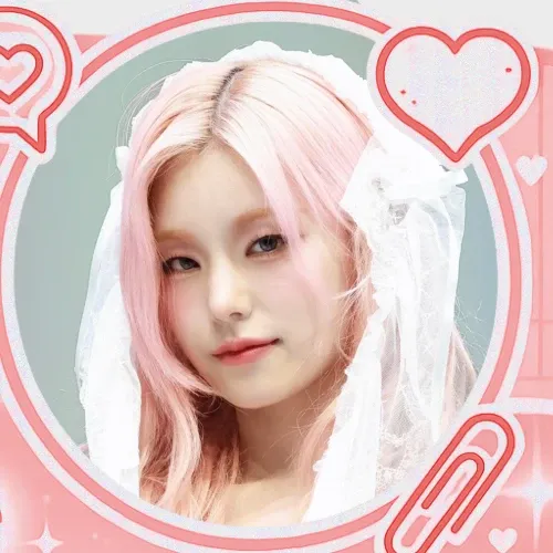 Recent activity shot of Yeji (ITZY)