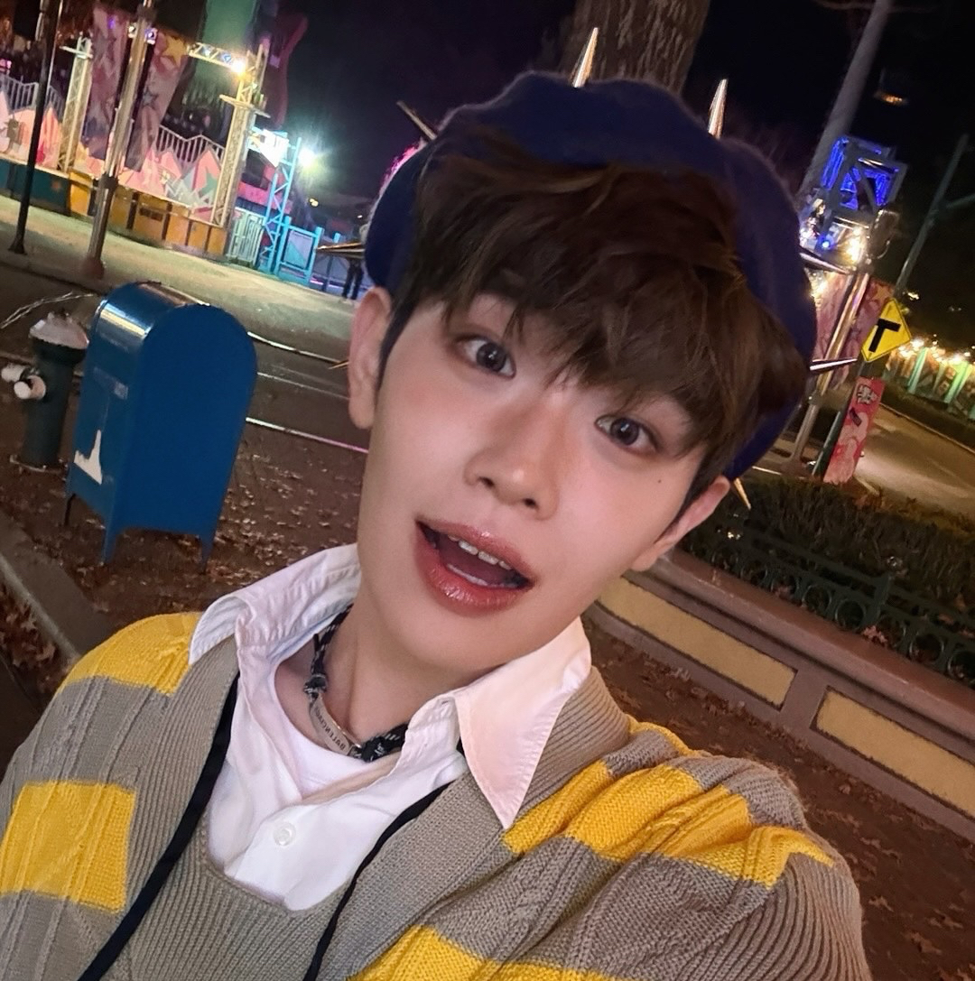 A moment captured by Kim Taerae (ZEROBASEONE)'s fan