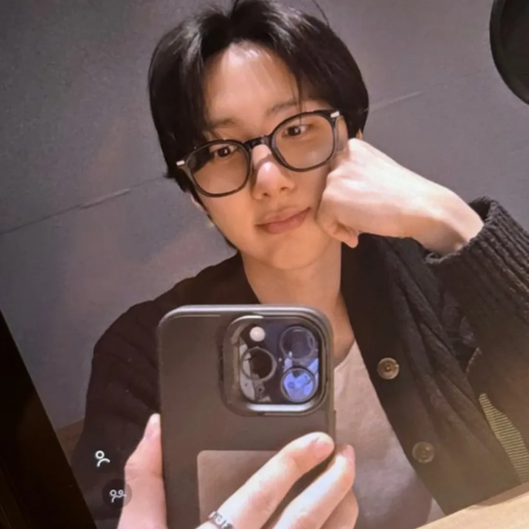 Behind-the-scenes cut of Hui (PENTAGON)