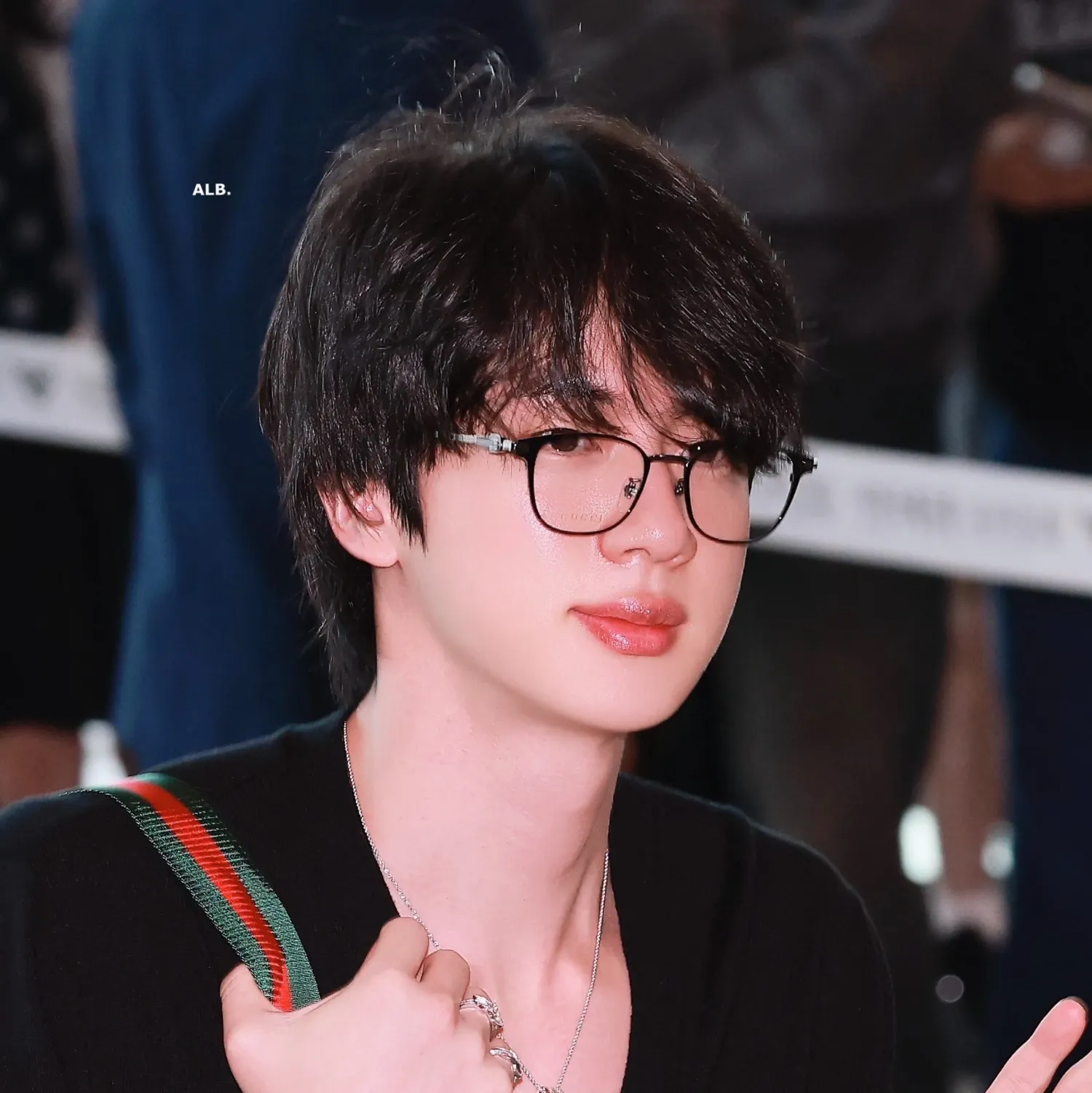 Foto aktivitas terbaru Jin (BTS)