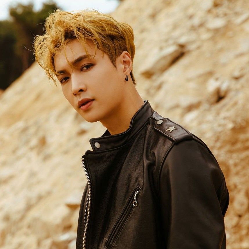 Potret di balik layar EXO