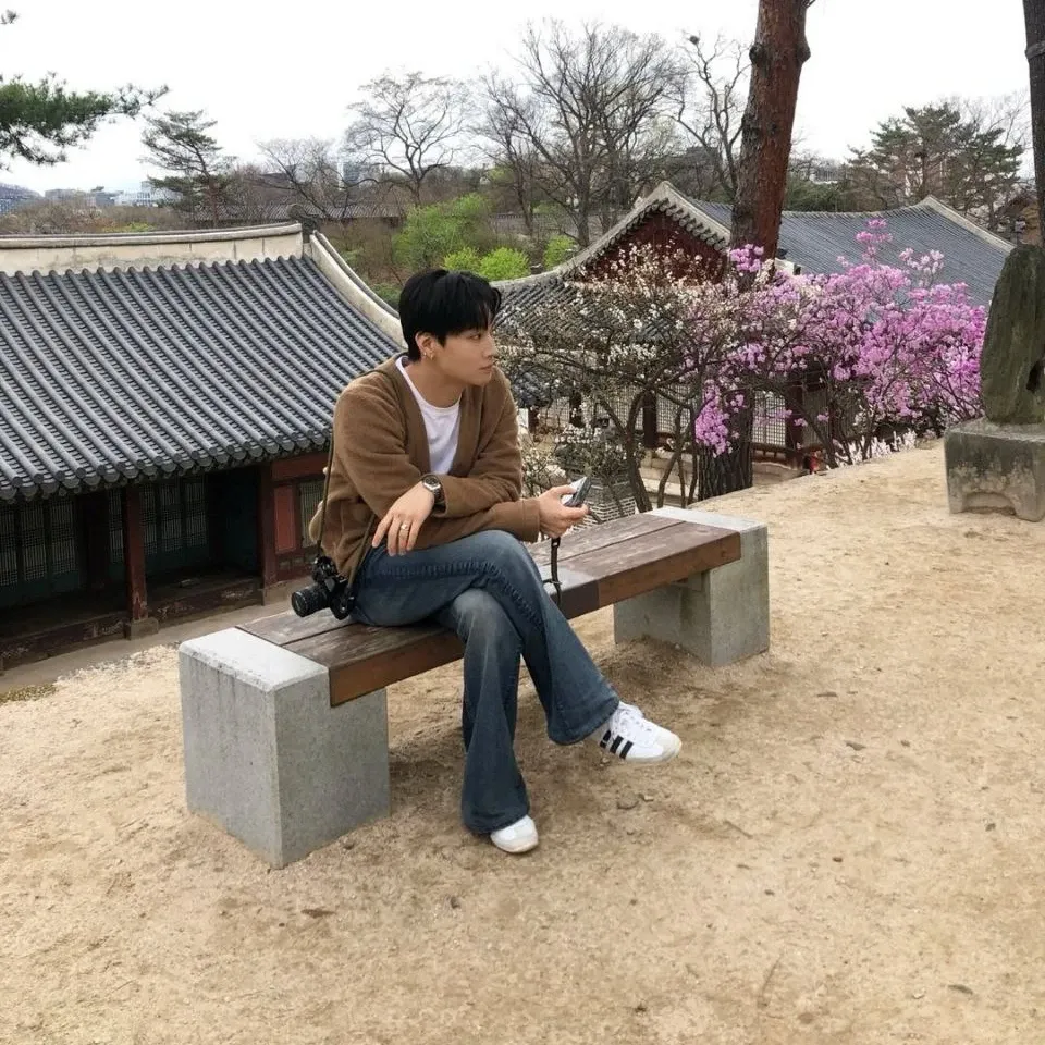 Latest photo of JAY B (GOT7)