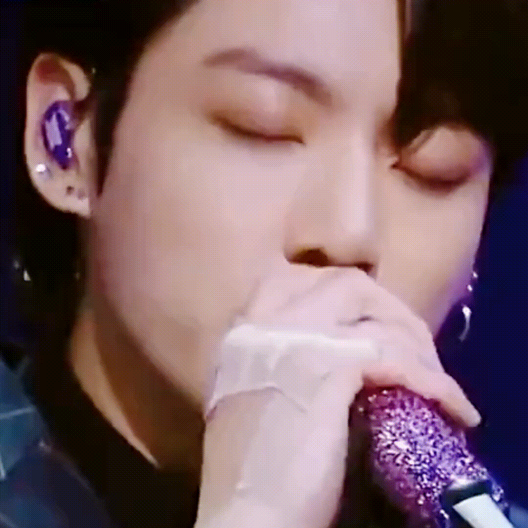 Momen yang diabadikan oleh penggemar Jungkook (BTS)