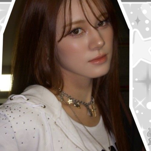 Recent activity shot of Nina (NiziU)