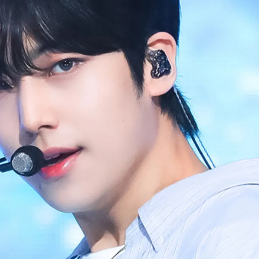 A moment captured by Lee Eunsang (YOUNITE)'s fan