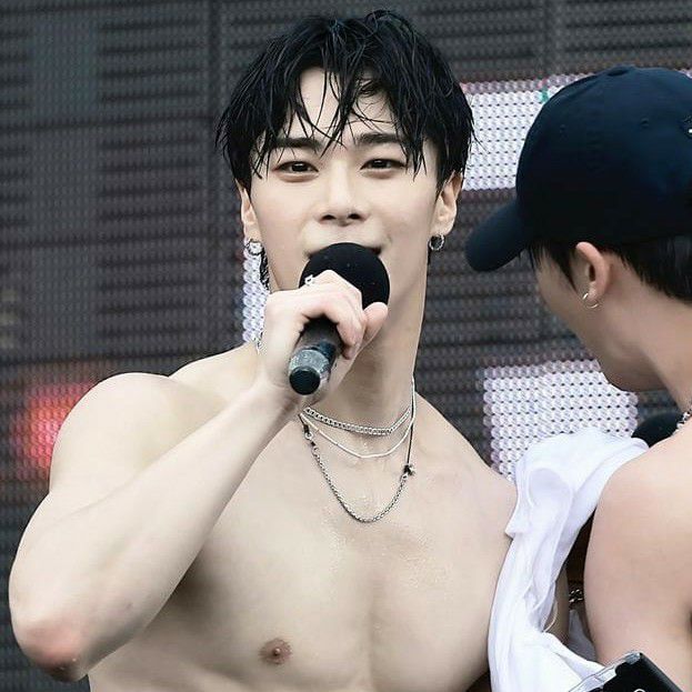 Latest photo of Moonbin (ASTRO)