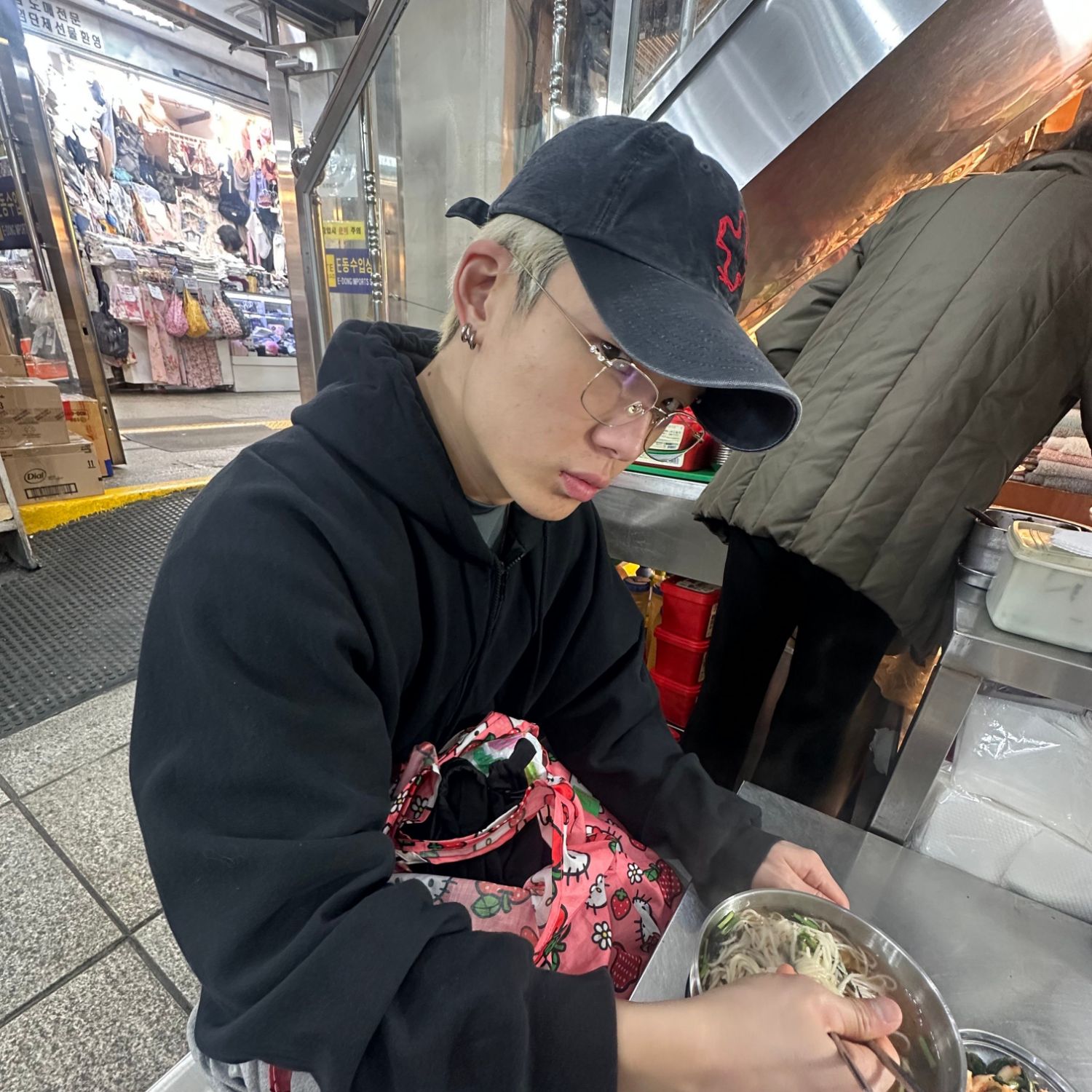 Behind-the-scenes cut of BOBBY (iKON)