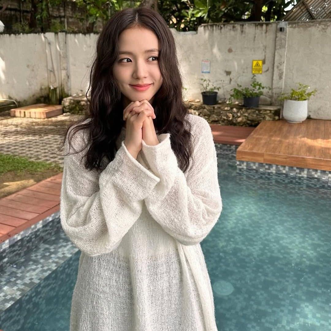 Foto aktivitas terbaru Jisoo (BLACKPINK)