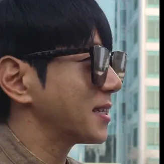 A moment captured by Hwang Chiyeol's fan