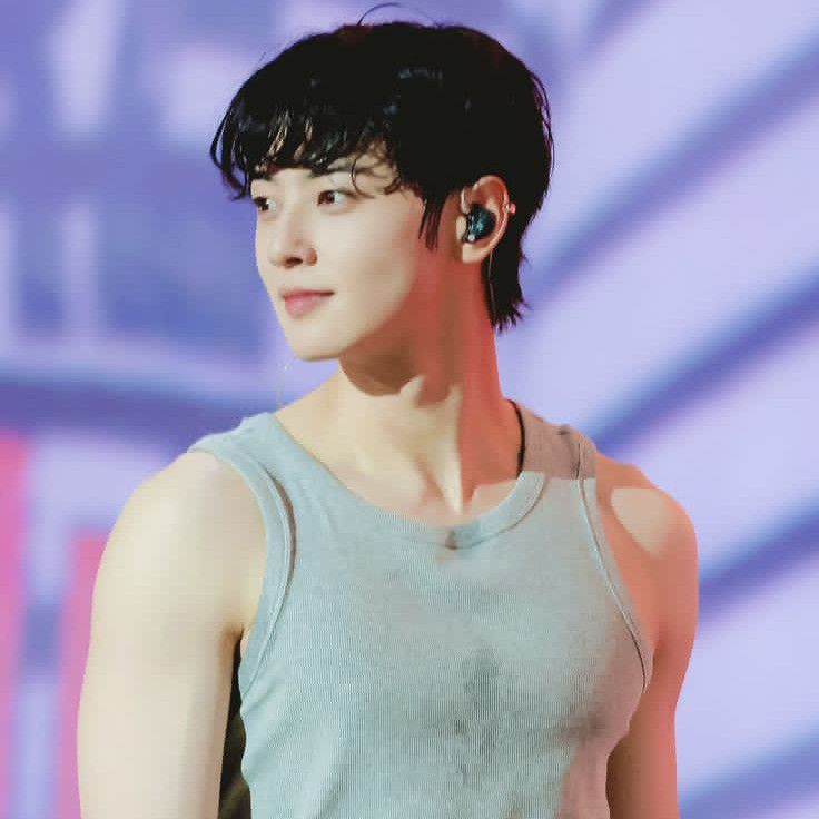 A moment captured by Eunwoo (ASTRO)'s fan