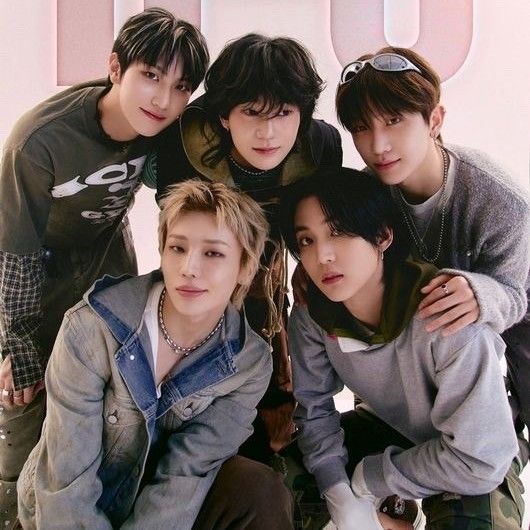 Behind-the-scenes cut of Junhyeok (TNX)