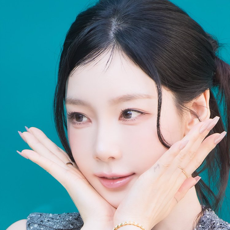 Behind-the-scenes cut of Taeyeon (Girls' Generation)