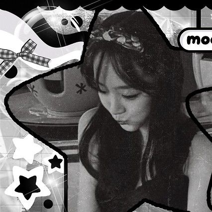 Latest photo of Chloe (cignature)