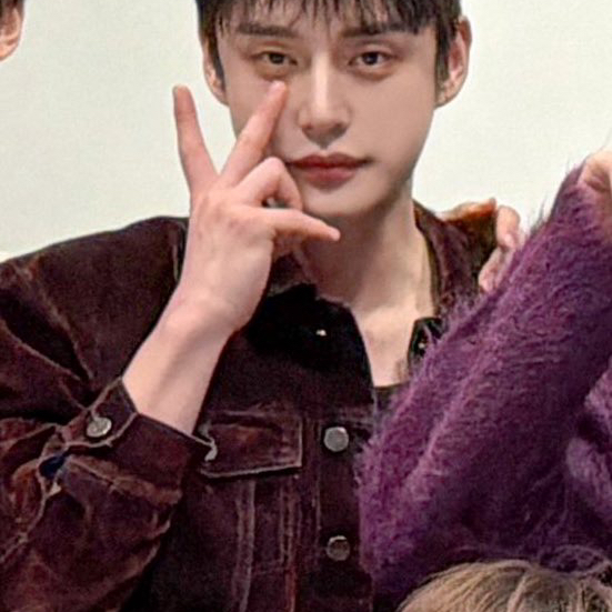 A moment captured by Kim Jiwoong (ZEROBASEONE)'s fan