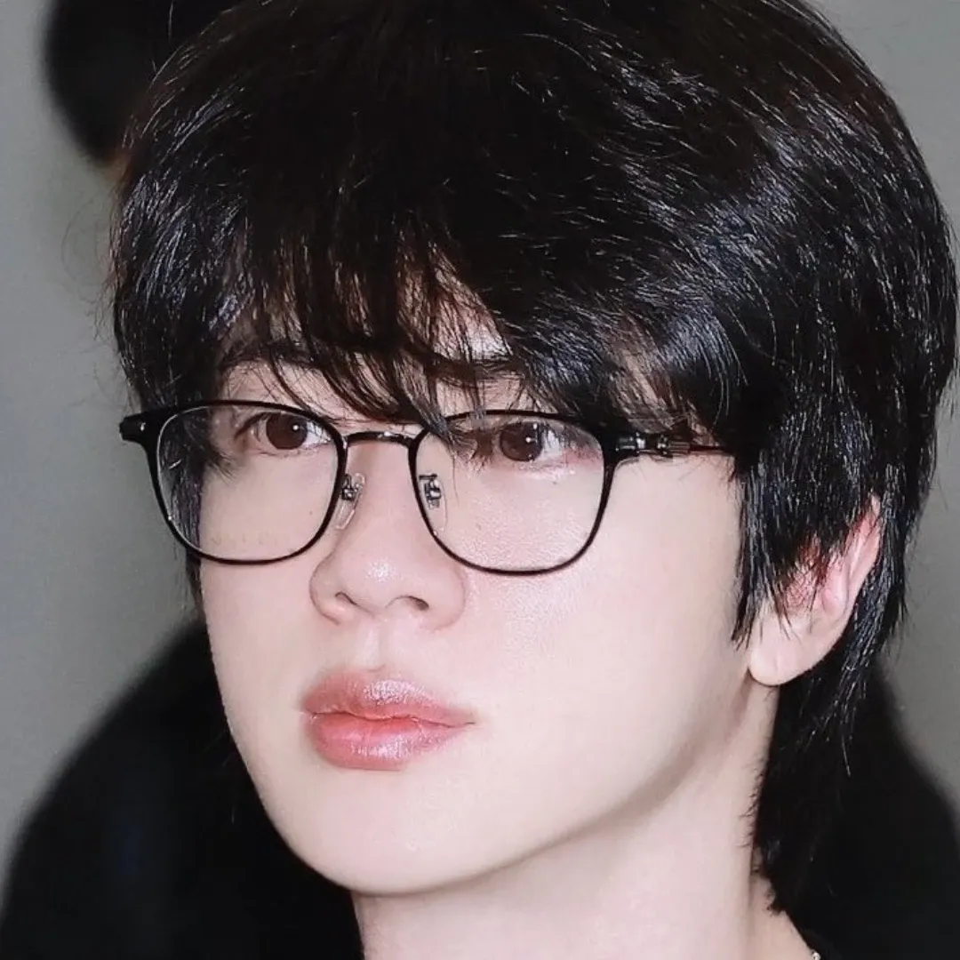 Behind-the-scenes cut of Jin (BTS)