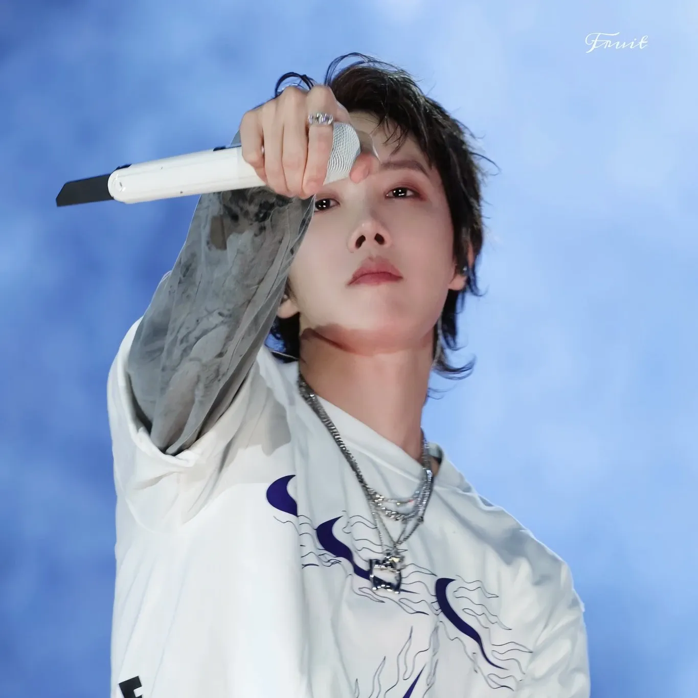 Momen yang diabadikan oleh penggemar j-hope (BTS)