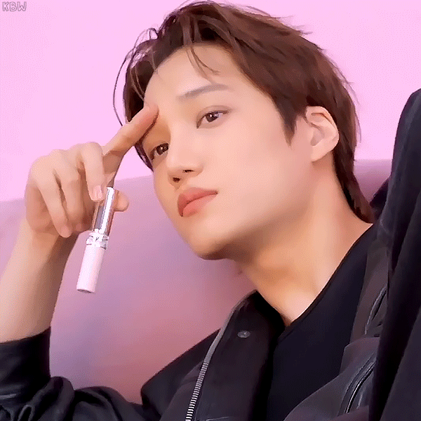 Kai (EXO)粉絲拍下的瞬間