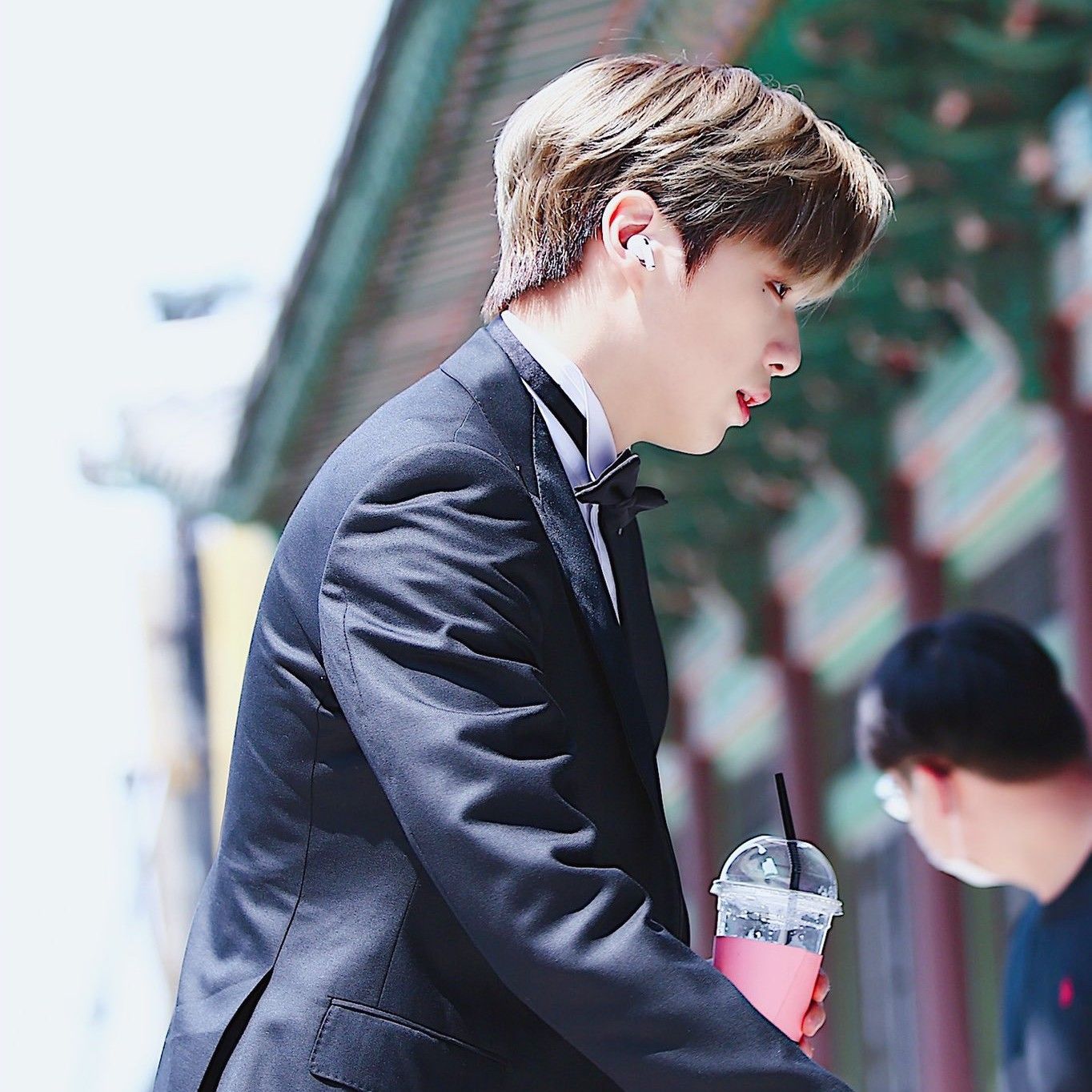 강다니엘의 비하인드 컷