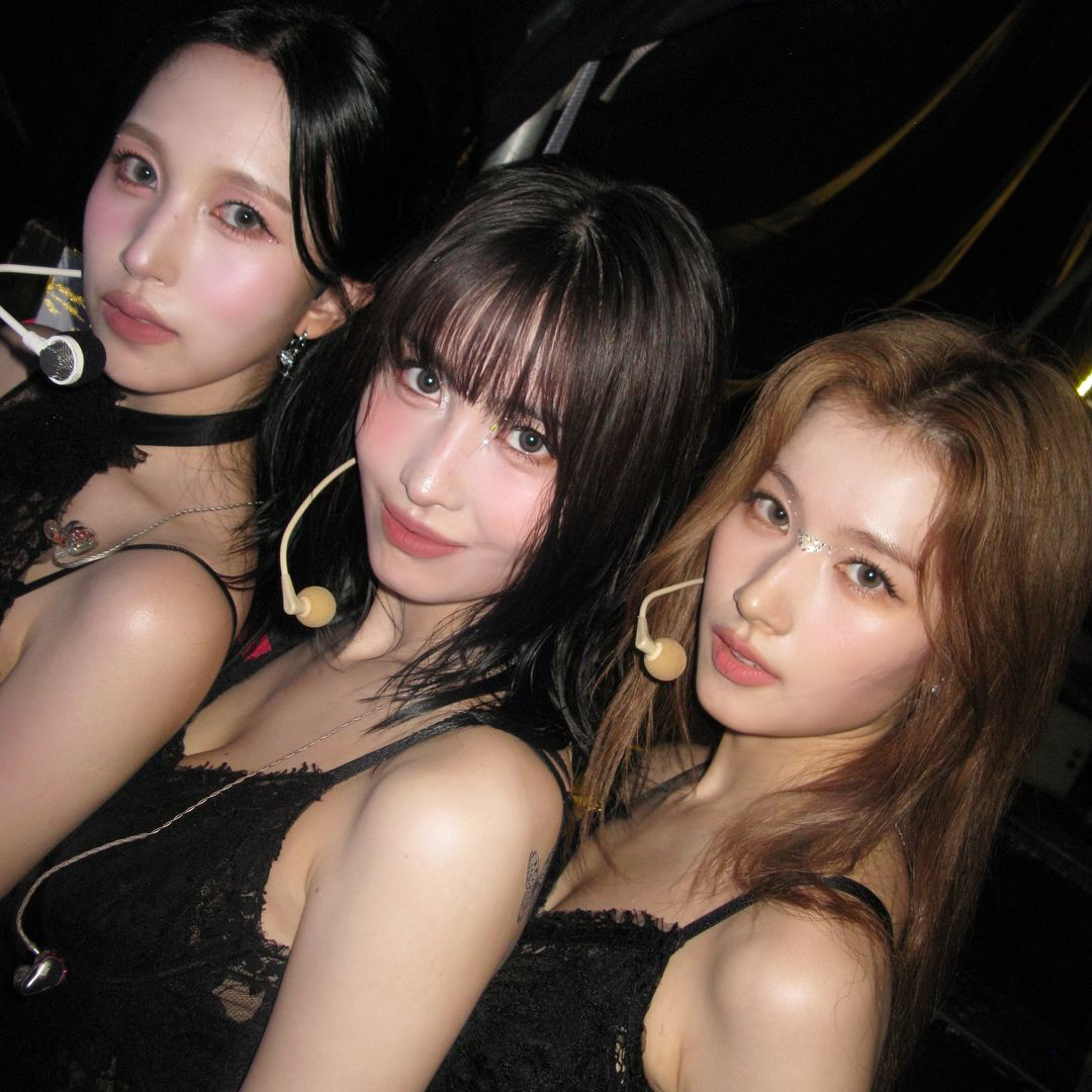 Latest photo of TWICE