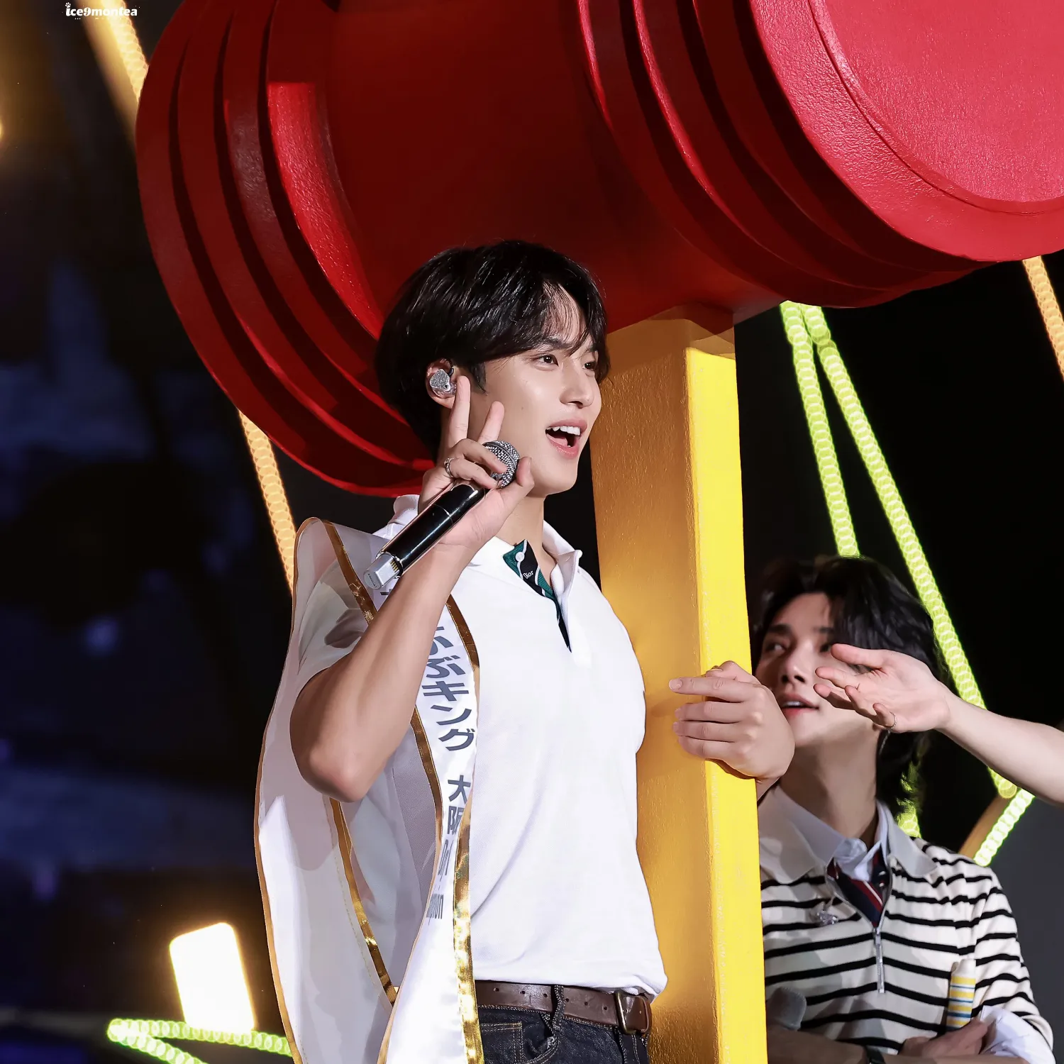 A moment captured by Mingyu (SEVENTEEN)'s fan