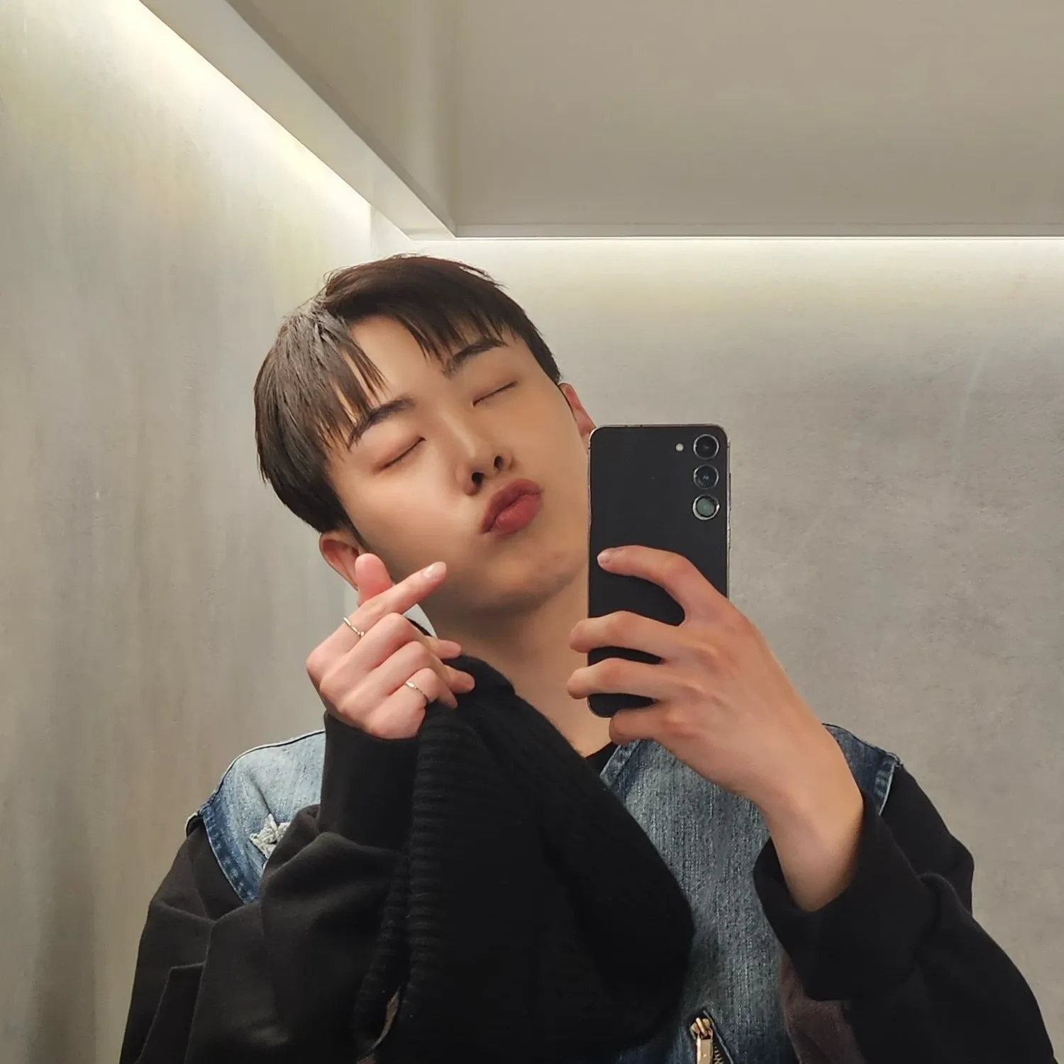 ASTRO的最新照片