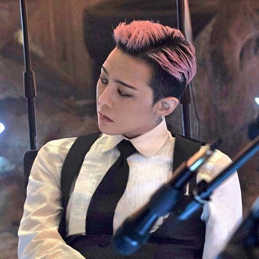 Must-see popular post of G-DRAGON (빅뱅), your favorite