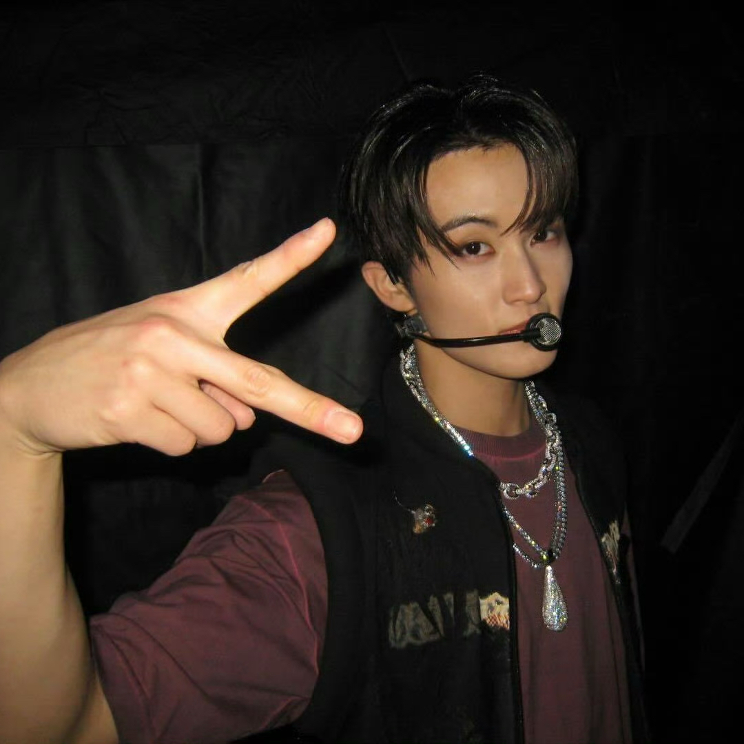 Latest photo of Mark (NCT 127, NCT DREAM)