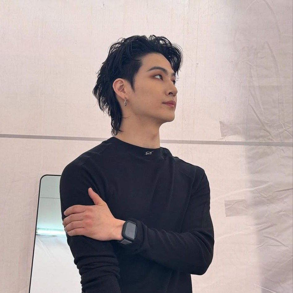 Behind-the-scenes cut of JAY B (GOT7)