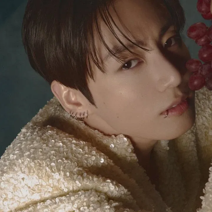Latest photo of Jungkook (BTS)