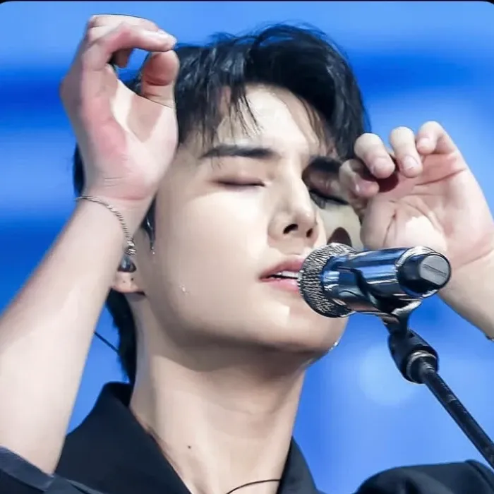 A moment captured by Young K (DAY6)'s fan