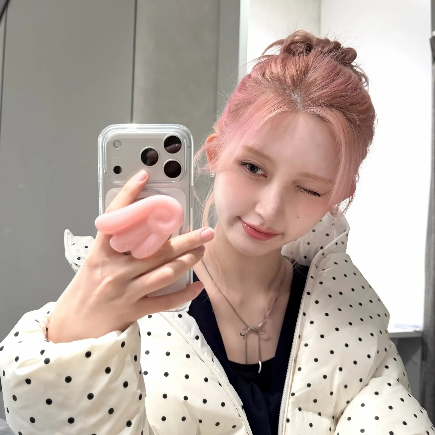 Foto aktivitas terbaru Gaeul (IVE)