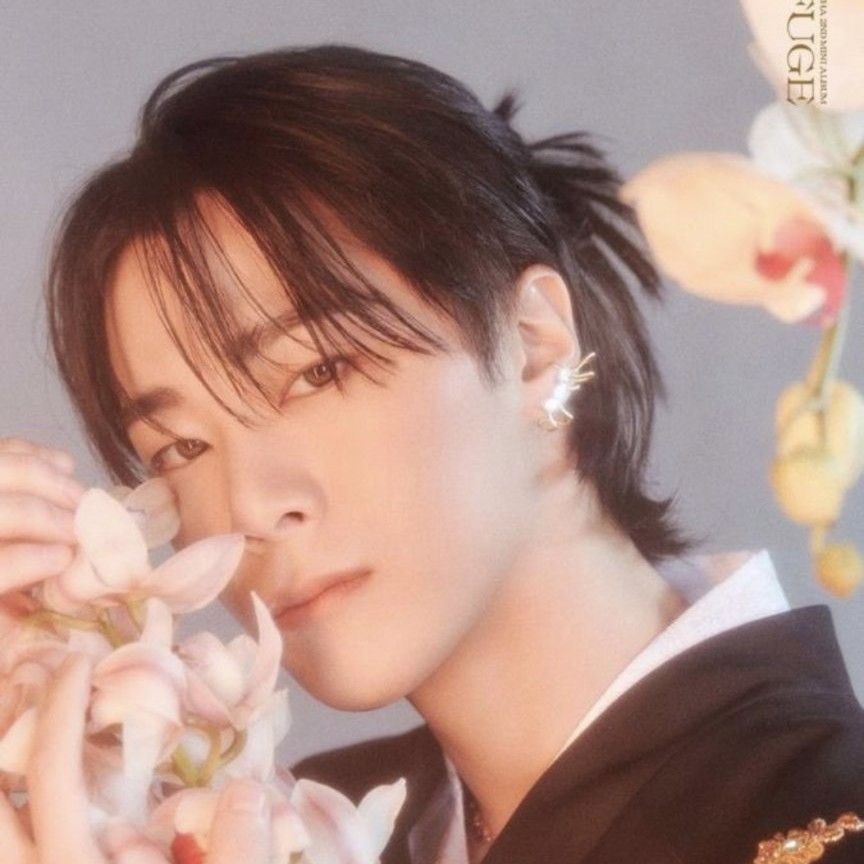 Behind-the-scenes cut of Moonbin (ASTRO)