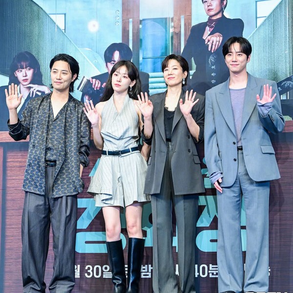 Signature photo of Lee Junyoung capturing their charm