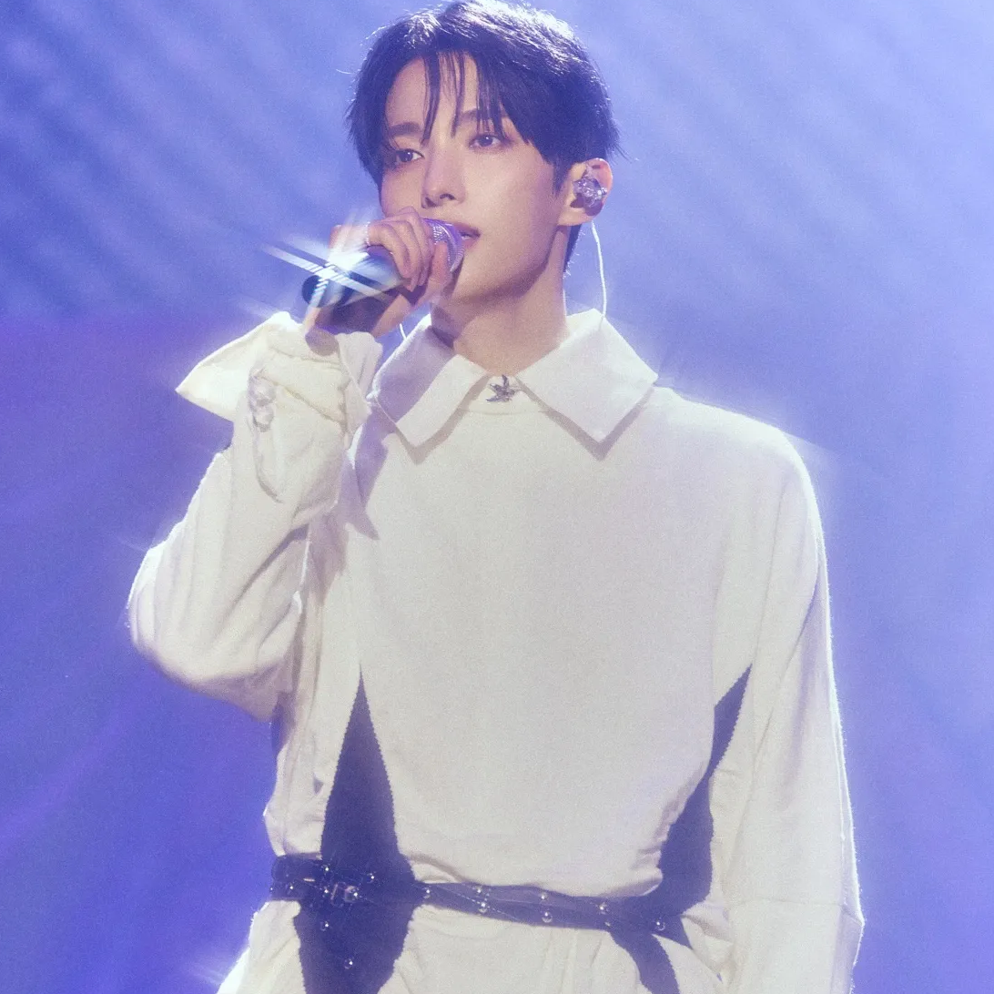 DK (SEVENTEEN)的最新活動照片