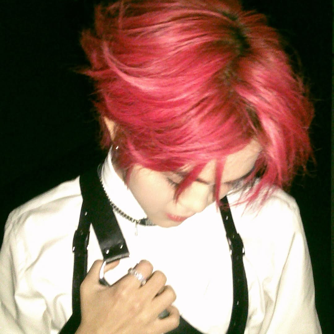 A moment captured by THI-O (NexT1DE)'s fan