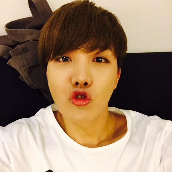 Foto terbaru j-hope (BTS)