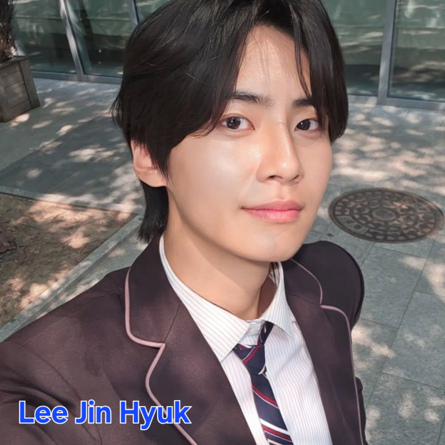 Behind-the-scenes cut of Lee Jinhyuk