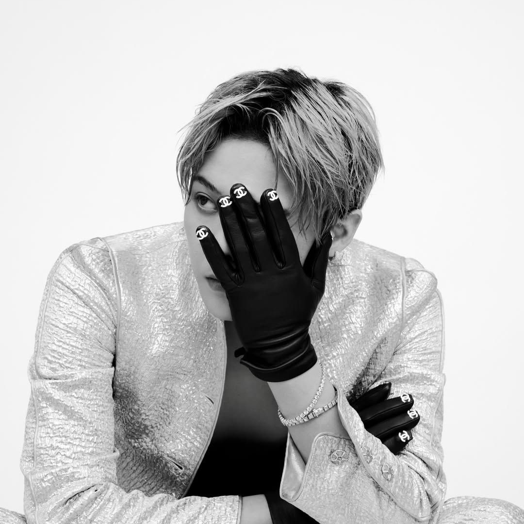 Foto aktivitas terbaru G-DRAGON (BIGBANG)