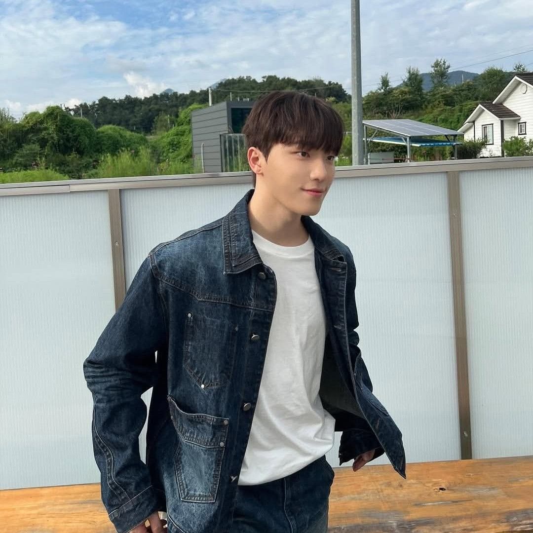 Behind-the-scenes cut of SEVENTEEN