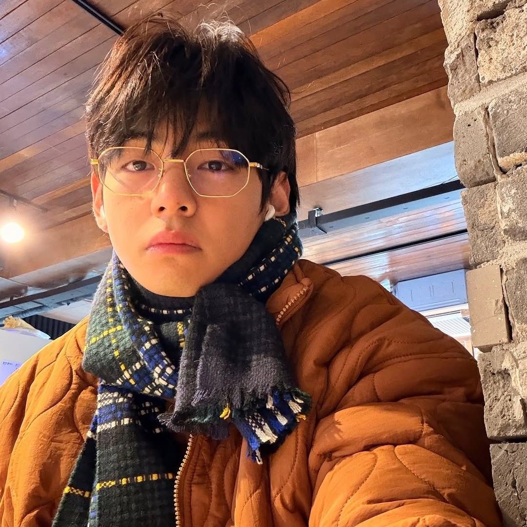 뷔 (방탄소년단) 최근 활동샷