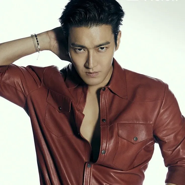 Behind-the-scenes cut of Siwon (Super Junior)