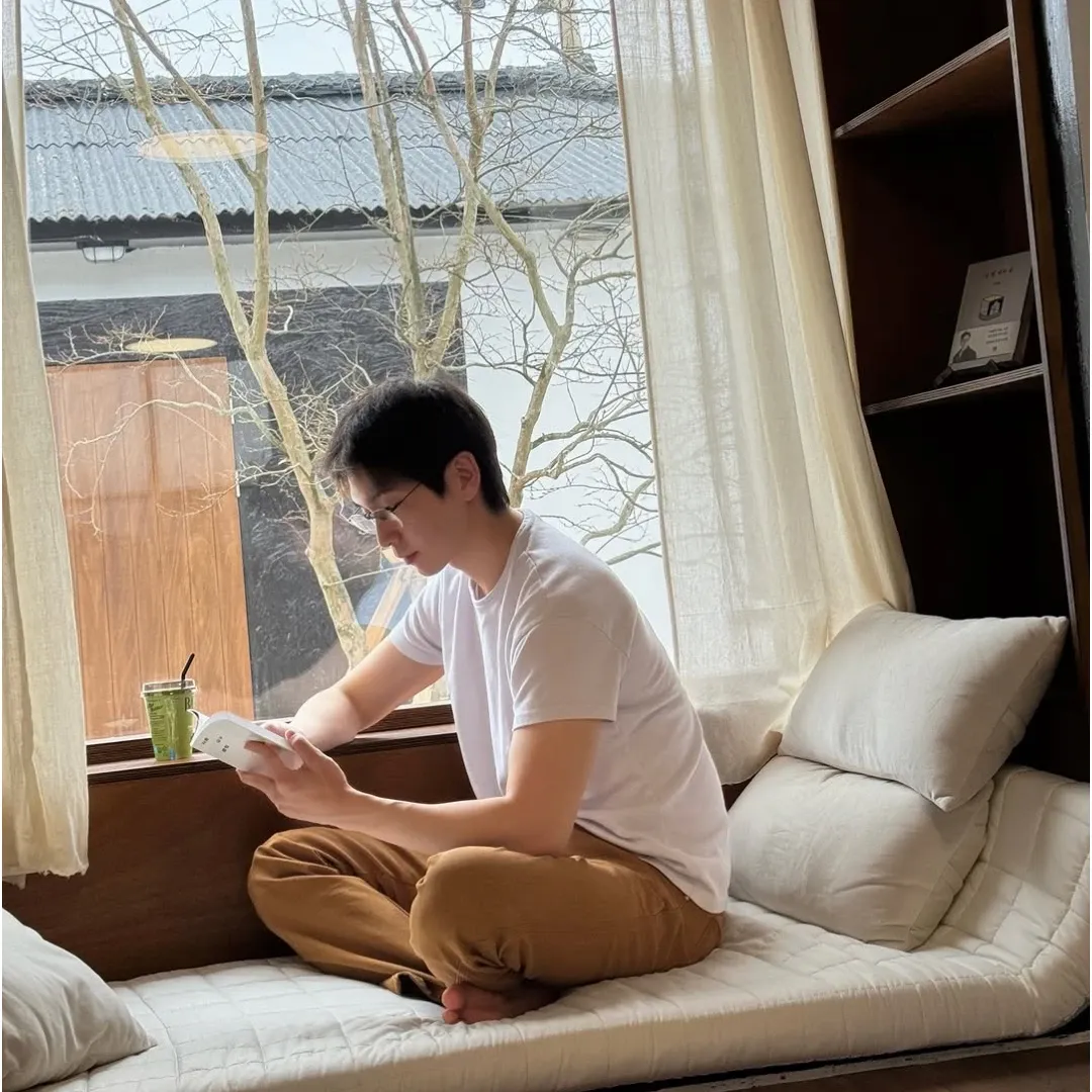 Recent activity shot of Shinwon (PENTAGON)