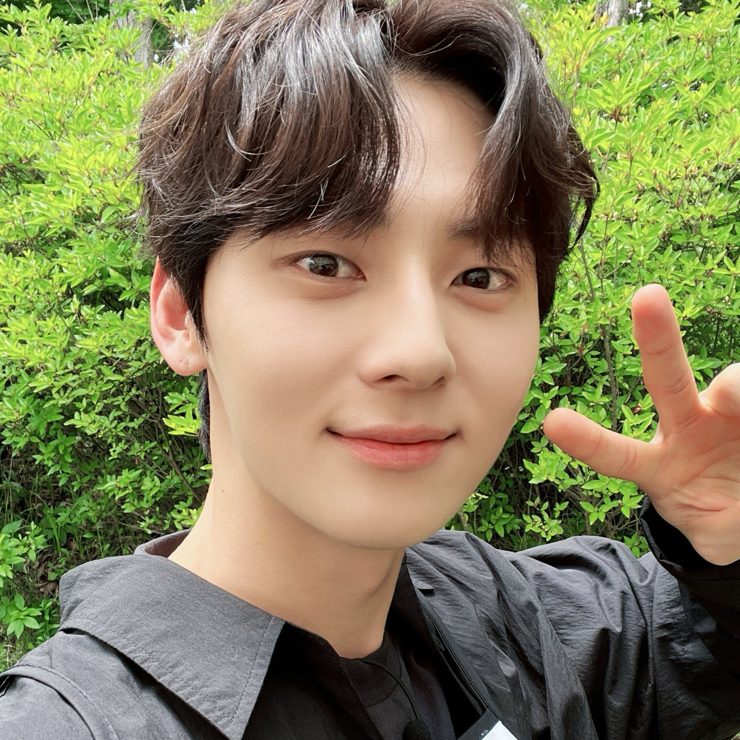 황민현 최근 활동샷