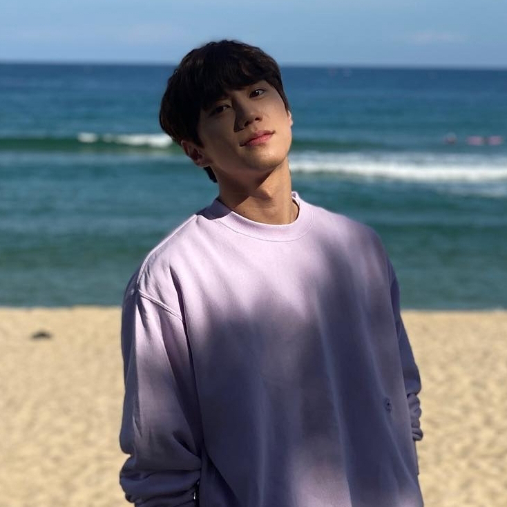 Recent activity shot of Lee Junyoung