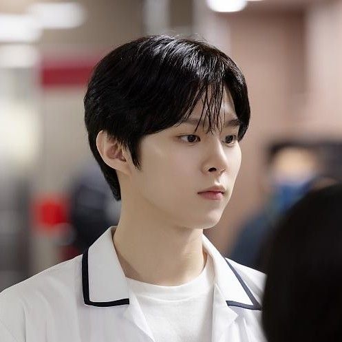 김우석의 최신 사진