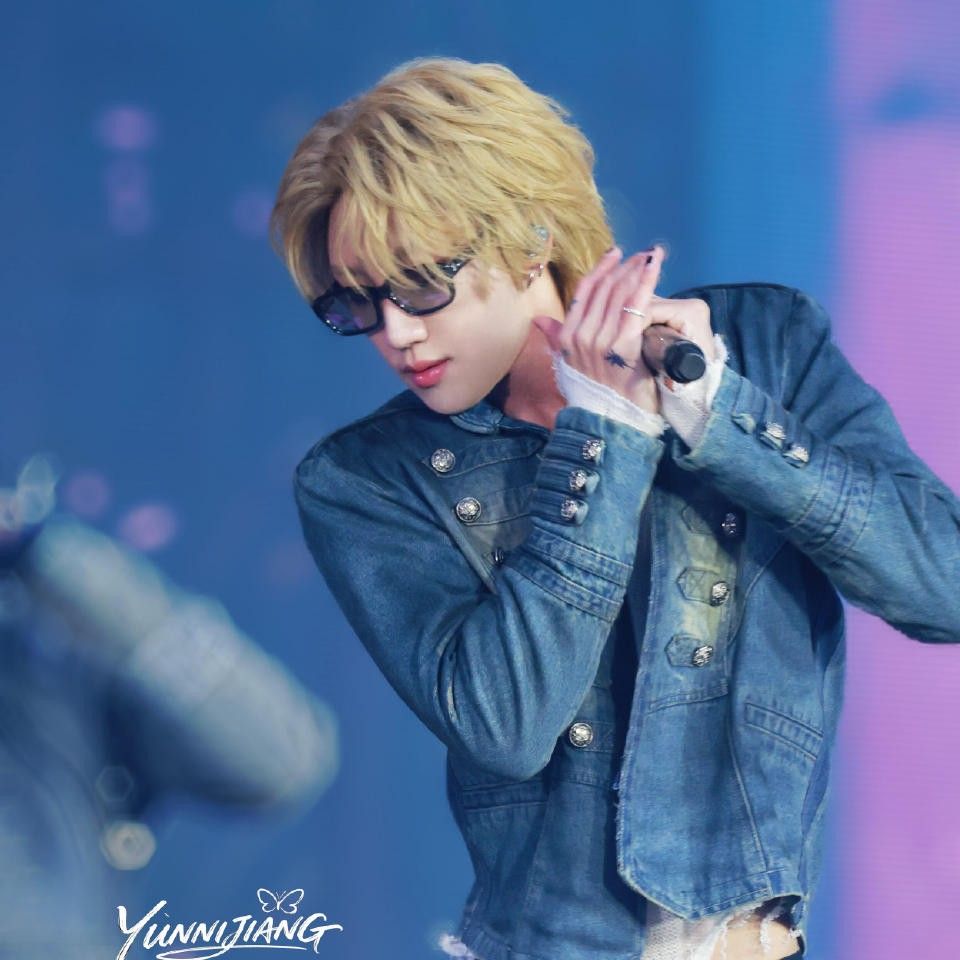 Behind-the-scenes cut of The 8 (SEVENTEEN)