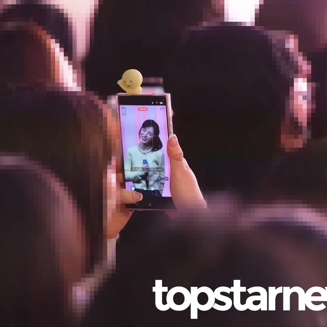 Behind-the-scenes cut of Wendy (Red Velvet)