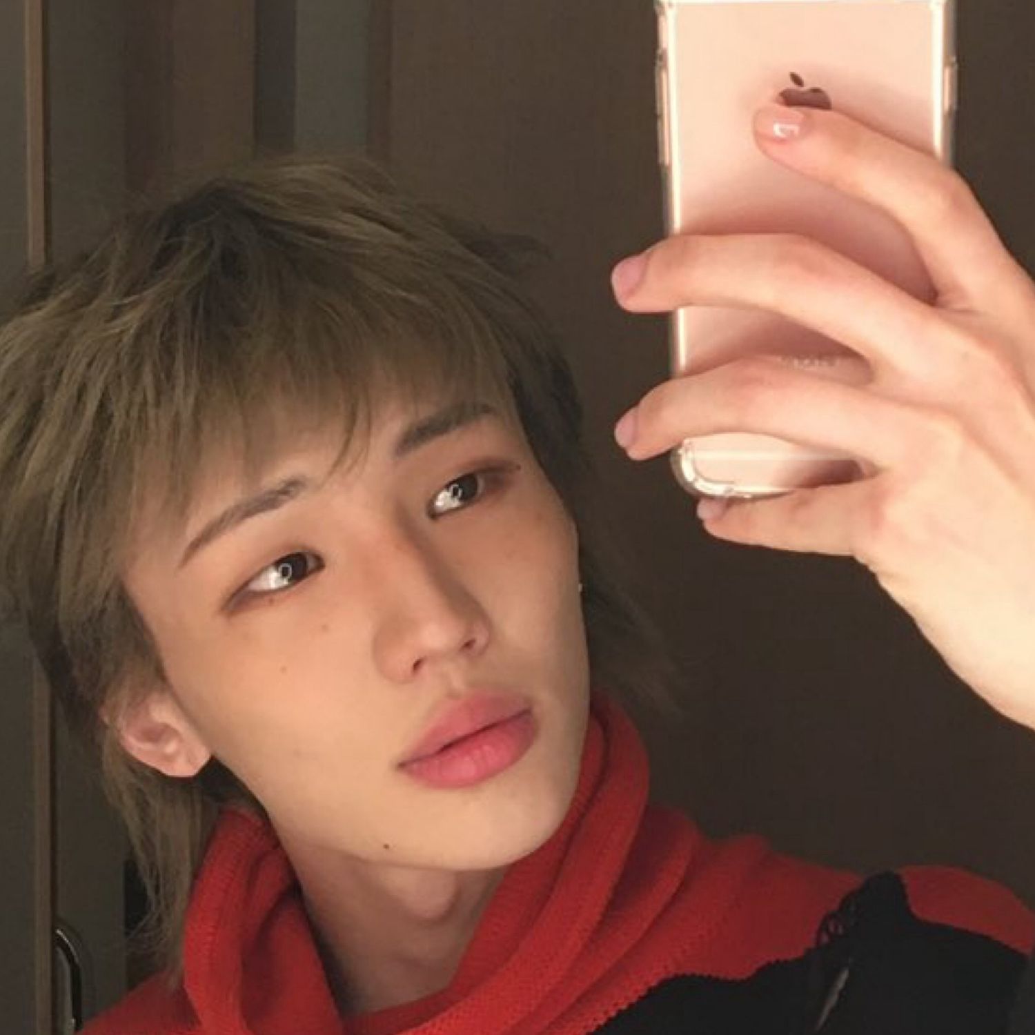 Behind-the-scenes cut of Junhyeok (TNX)